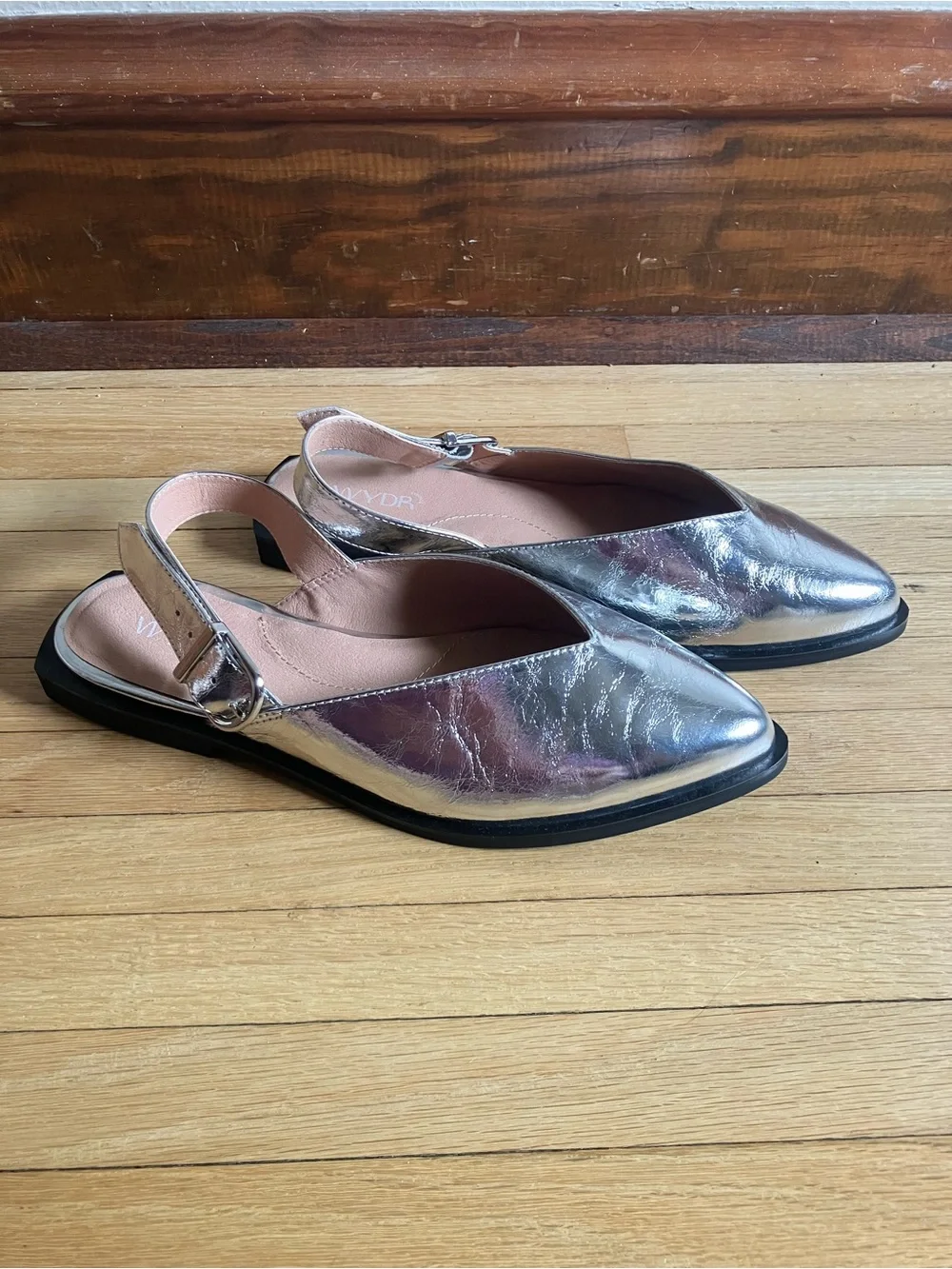READ DESCRIPTION 9WW WYDR Studios Wide Metallic Silver Marlowe Slingback Flat